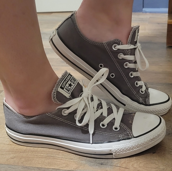 Hardly worn gray 9.5 Converse - Picture 2 of 10
